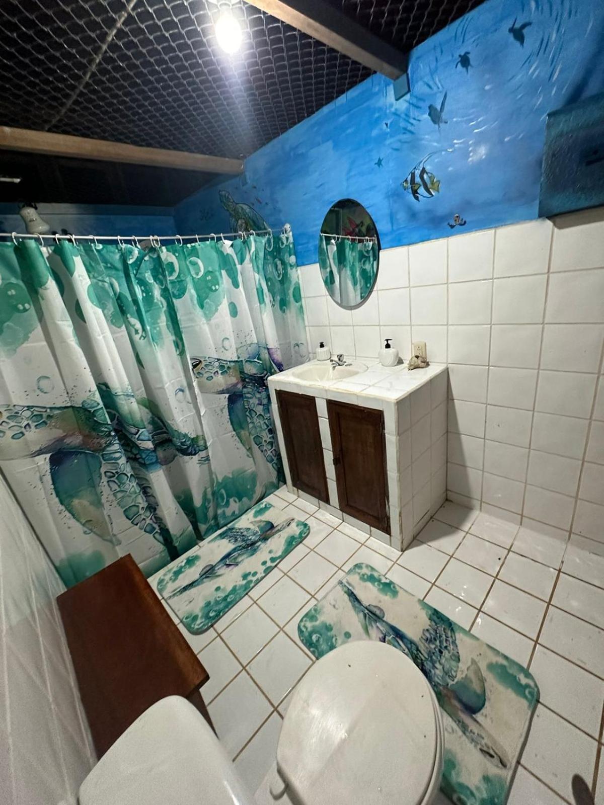 Pirate Drake Beach Hostel & Tour Company Дрейк Екстер'єр фото