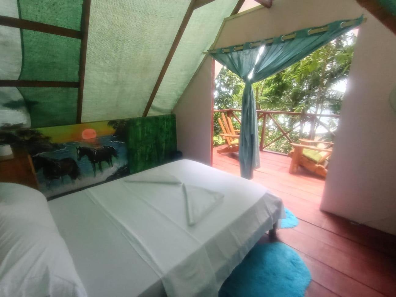 Pirate Drake Beach Hostel & Tour Company Дрейк Екстер'єр фото